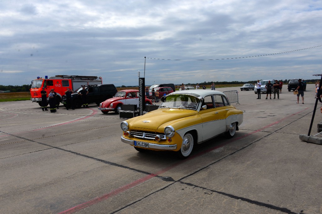 ../Images/VW Bus Festival Berlin 2019 145.jpg